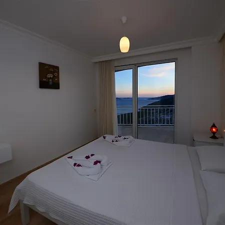Villa Altar